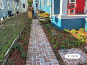 alley-pathway-irish-channel-new-orleans